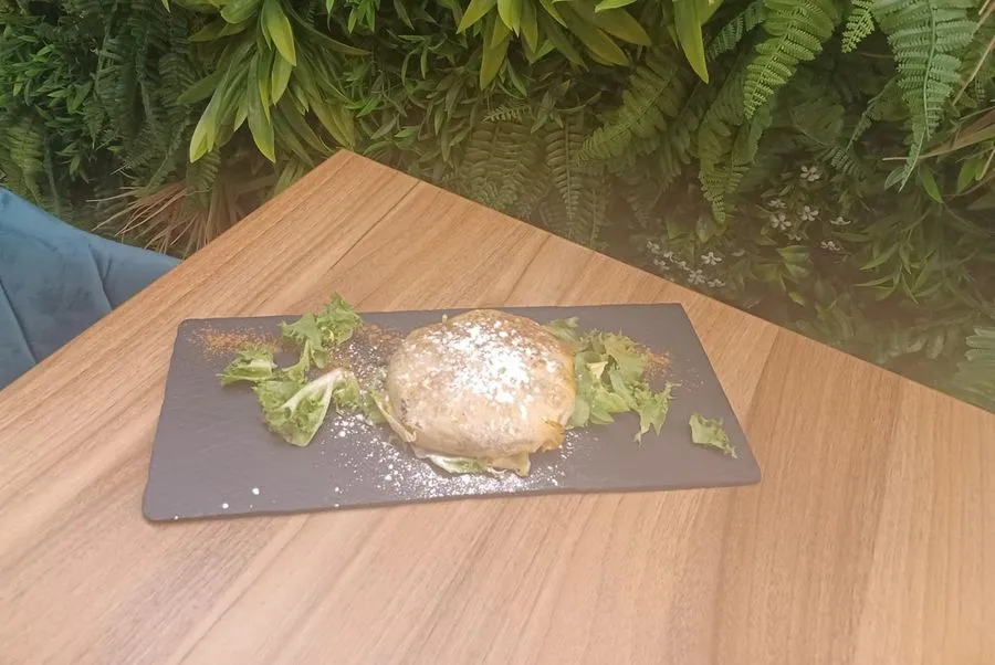 Pastela de pollo, de la carta de Bladi Fusión